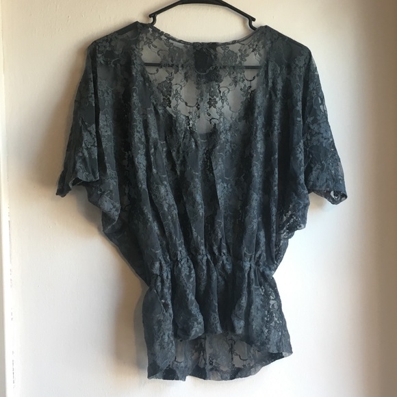 Jenna and Jessie Gray Lace Top Size Small - Picture 3 of 4
